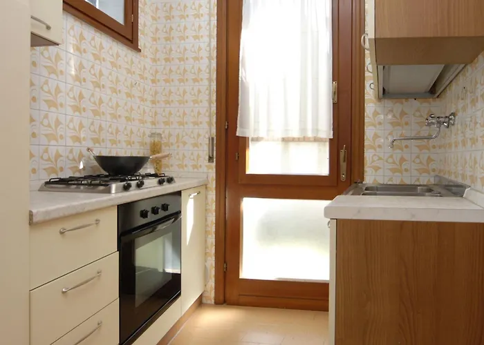 Comfortable With Garden * Lo Stallone